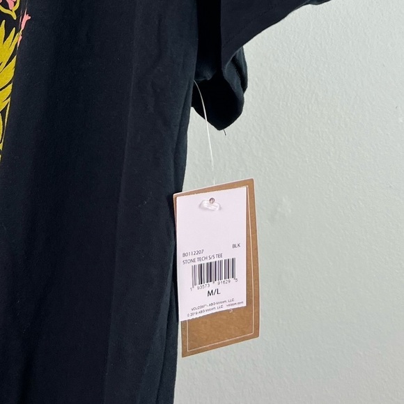 NWT Volcom Stone Tech Short Sleeve Graphic Tee T-Shirt Black Pink - Picture 7 of 7